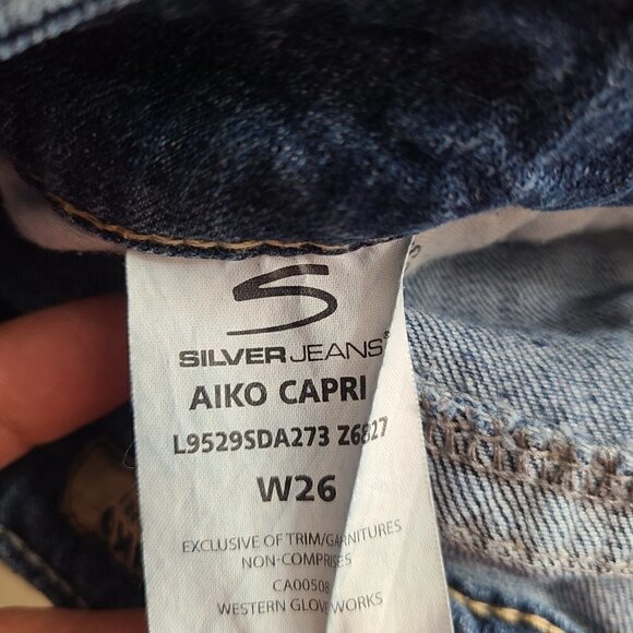 Silver Jeans Aiko Thick Embroidered Stitch Capri Denim Jeans - Picture 8 of 10